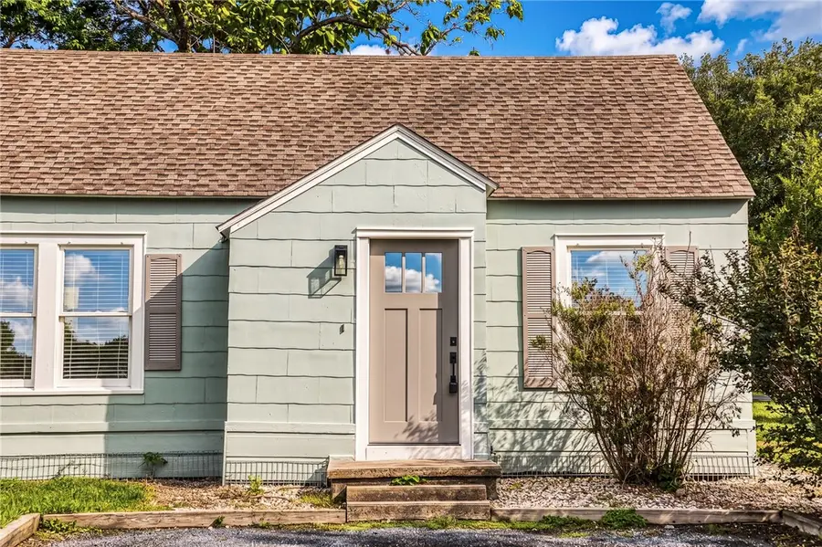408 N Hunt Street, Bellville, TX 77418 - #3