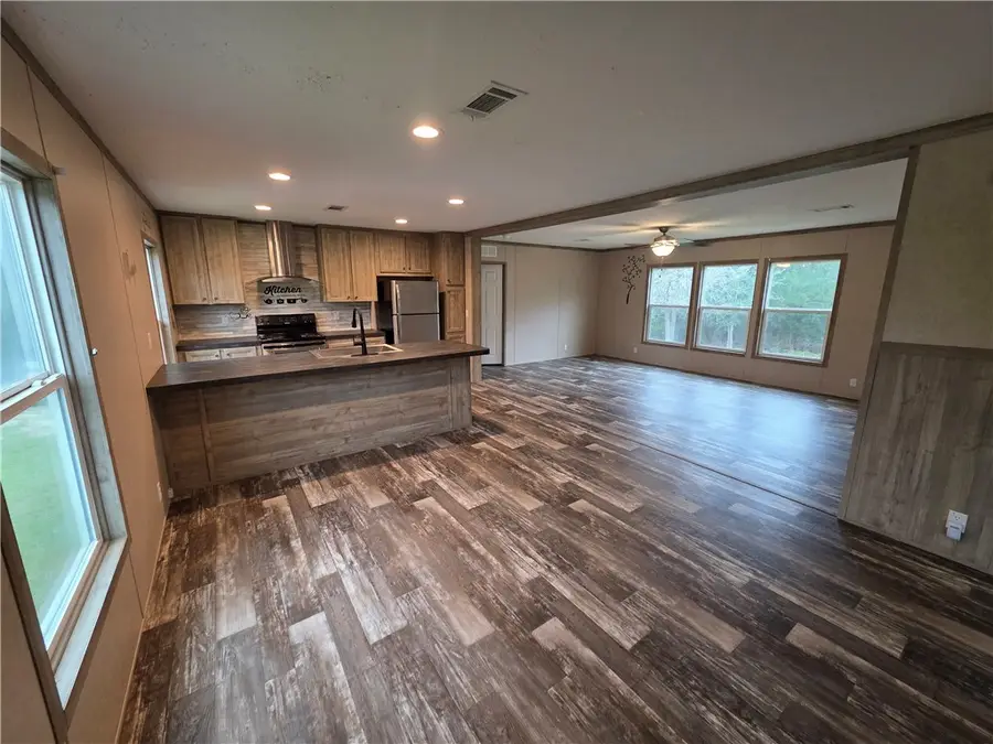 208 Red Wood Drive, Somerville, TX 77879 - #2