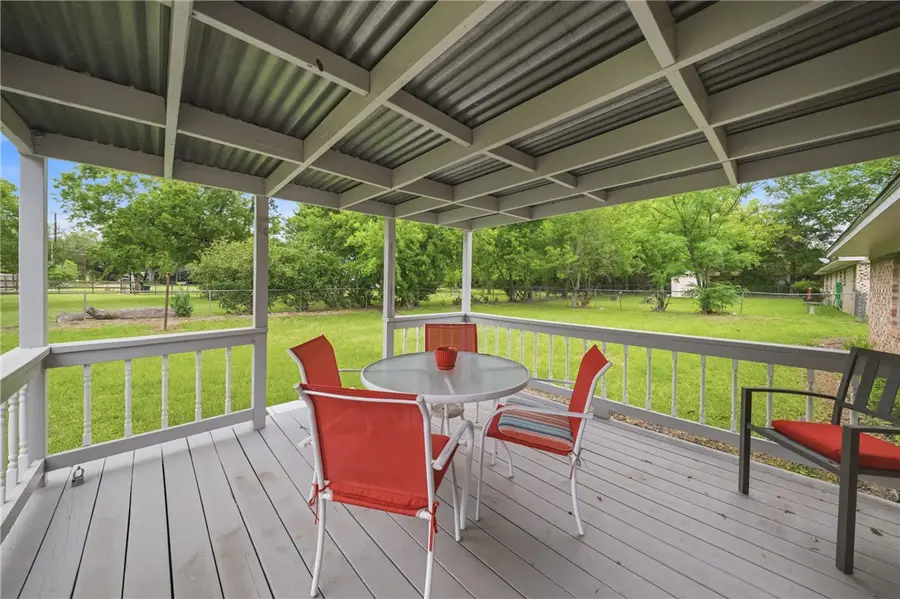 415 W Decherd Street, Franklin, TX 77856 - #3