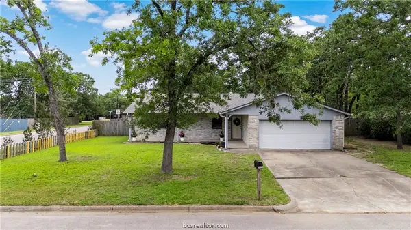 2826 Forestwood Drive, Bryan, TX 77801