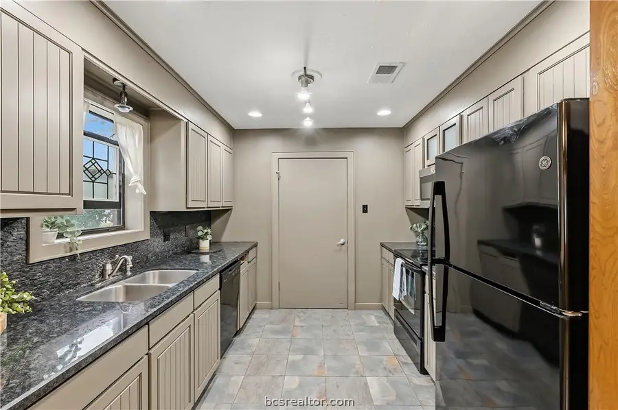 2826 Forestwood Drive, Bryan, TX 77801 - #3