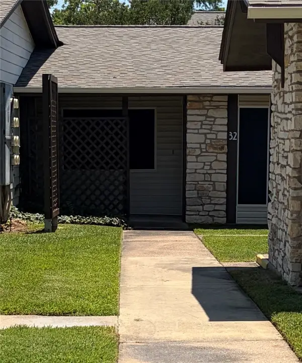 2100 Windsor Drive #32, Bryan, TX 77802