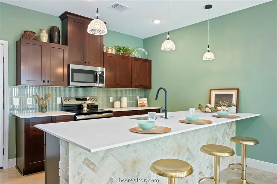 100 33rd W, Bryan, TX 77803 - #3