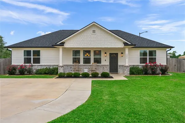 1902 Lamona Court, Bryan, TX 77801