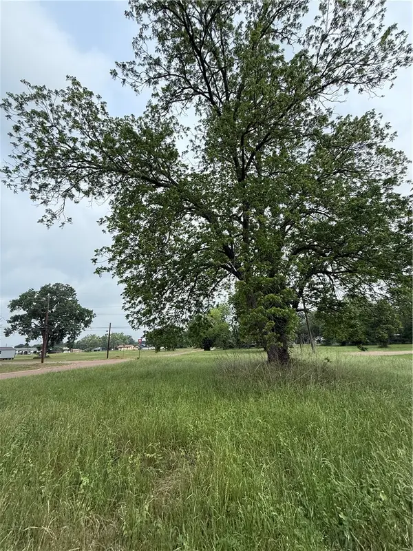 809 W 5th Street, Hearne, TX 77859