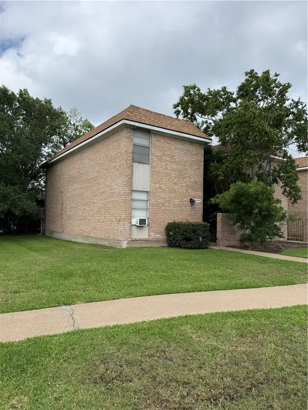 3828 Plainsman Lane, Bryan, TX 77802
