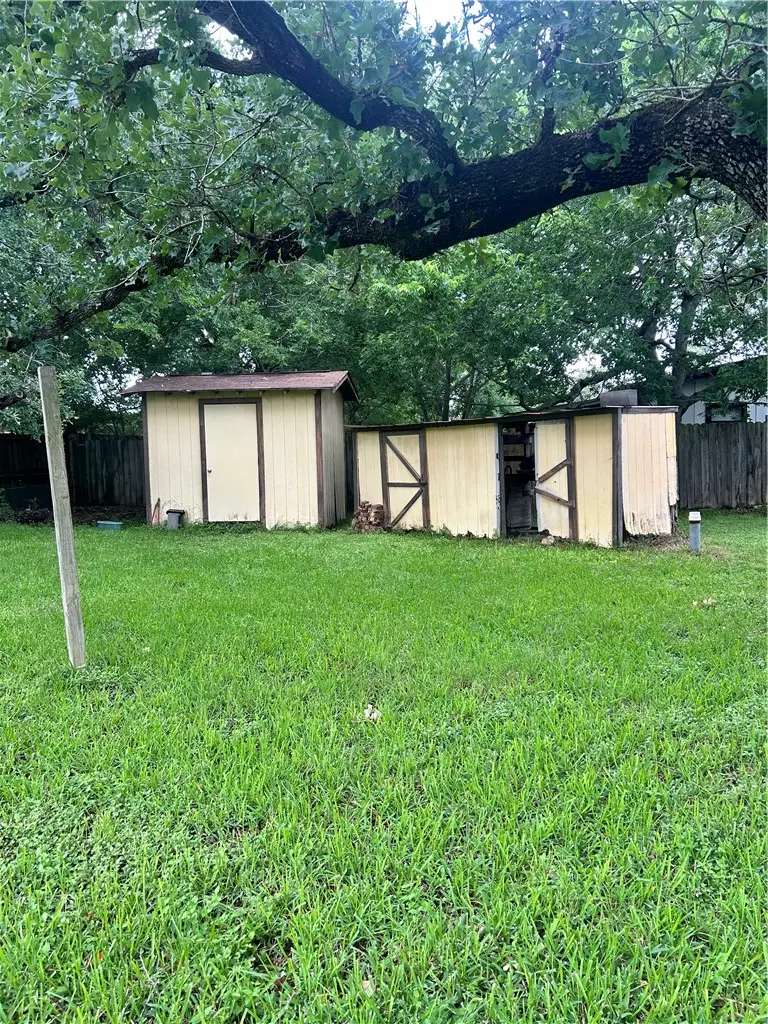 3520 Oakside Drive, Bryan, TX 77802 - #3