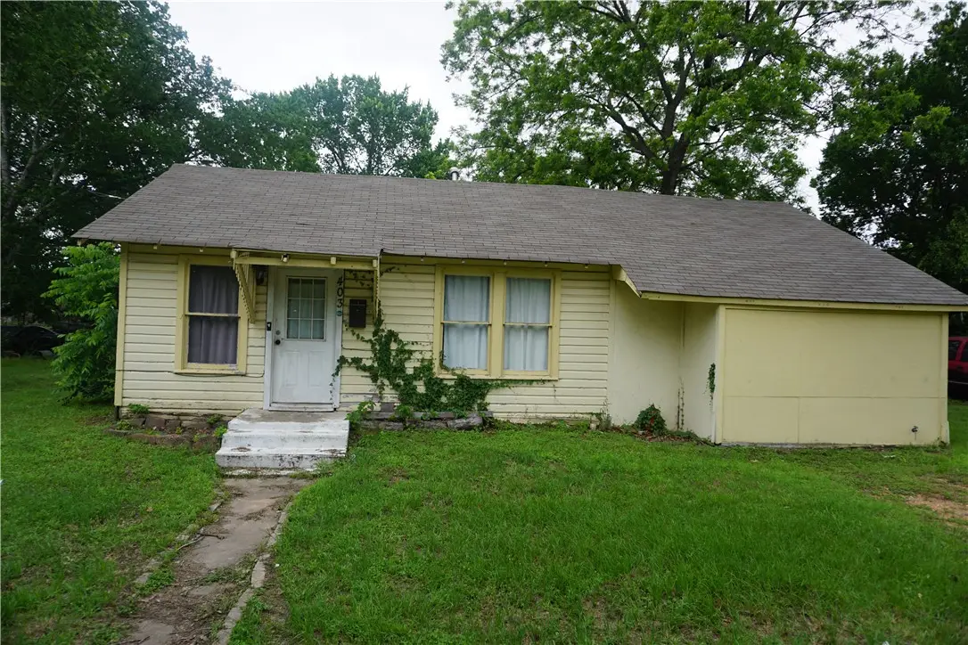 403 S Easterwood Street, Hearne, TX 77859 - #1