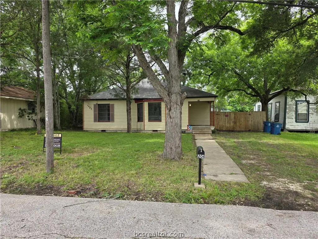 206 Gibbs Street, Navasota, TX 77868 - #1