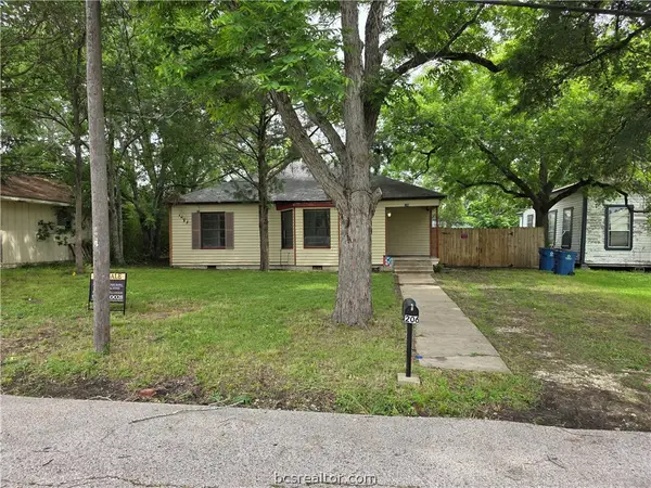 206 Gibbs Street, Navasota, TX 77868