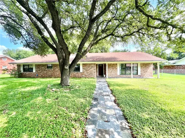909 Anderson Street, Hearne, TX 77859