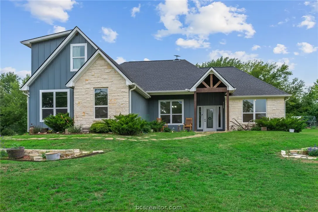 10856 Whispering Oaks Drive, Hearne, TX 77859 - #1