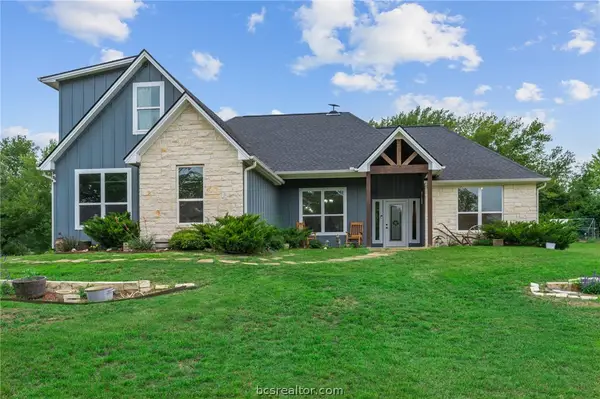 10856 Whispering Oaks Drive, Hearne, TX 77859
