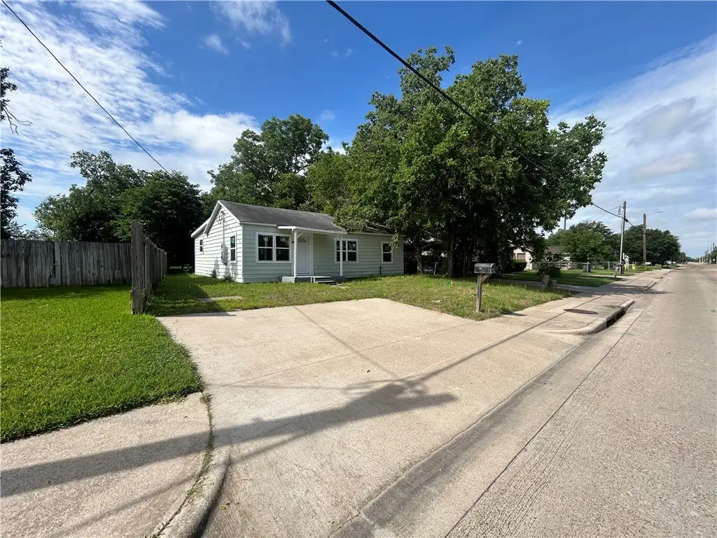 915 W 28th Street, Bryan, TX 77803 - #1
