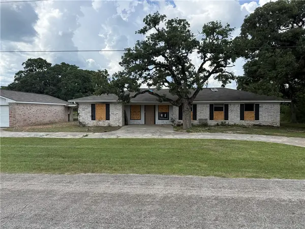 245 Golfview Drive, Normangee, TX 77871
