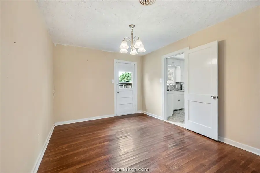 110 N Gordon Street, Bryan, TX 77802 - #2