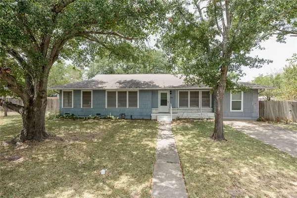 708 Broadmoor Drive, Bryan, TX 77802