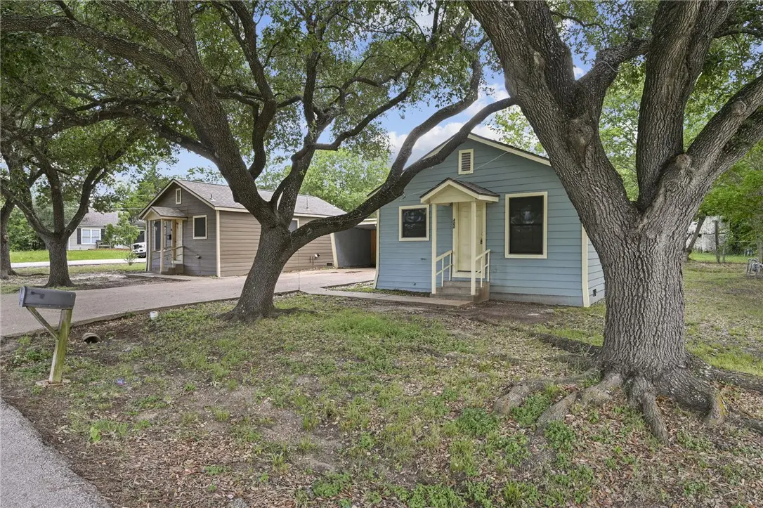 400 and 402 S Ennis Street, Bryan, TX 77803 - #1