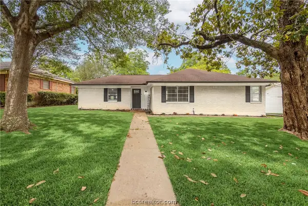 2411 Airline Drive, Brenham, TX 77833
