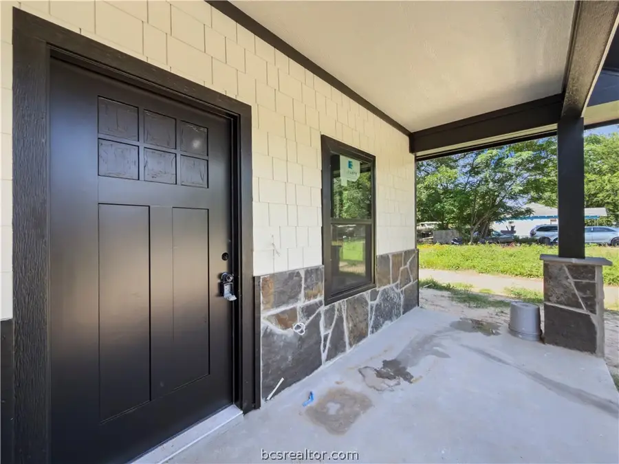 1010 W Ninth Street, Hearne, TX 77859 - #3