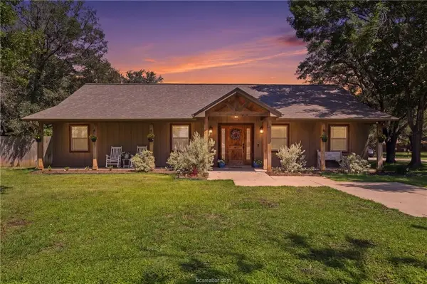 2302 Quail Run, College Station, TX 77845
