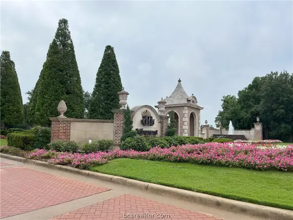 4310 Willowick Drive, Bryan, TX 77802