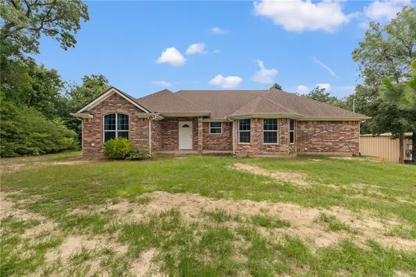 150 Country Place, Hilltop Lakes, TX 77871