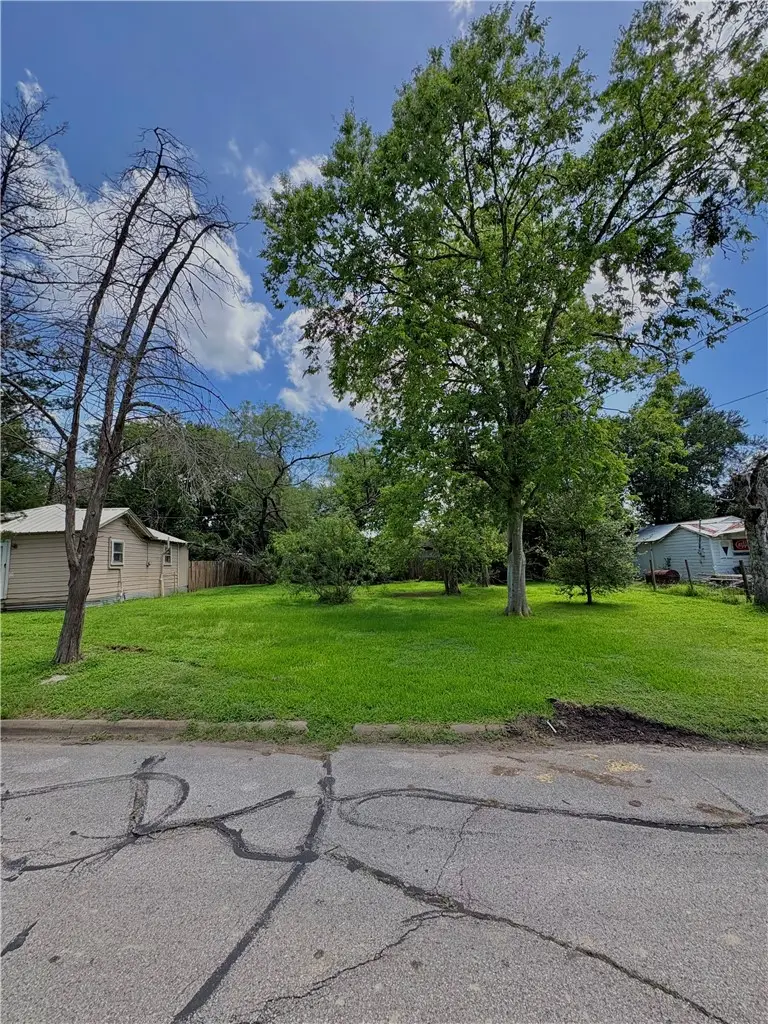 1803 W 18th Street, Bryan, TX 77803 - #3