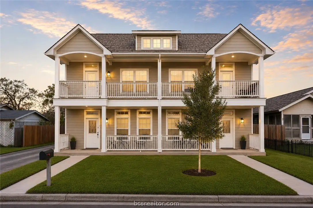 405 A&B Ash Street, College Station, TX 77840-2009 - #1