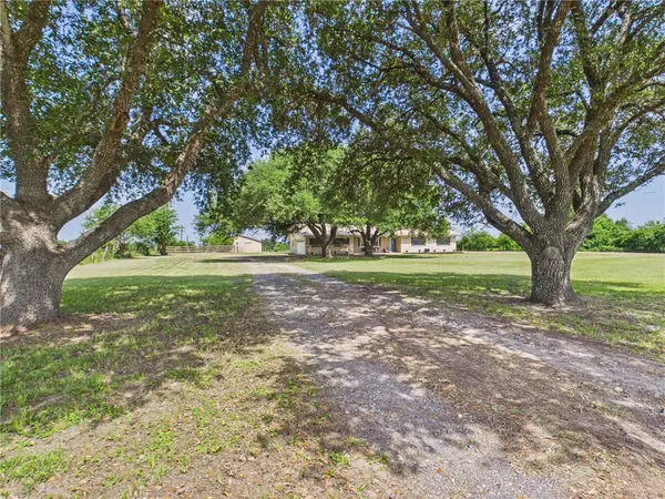 17045 Fm 1372 Road, North Zulch, TX 77872