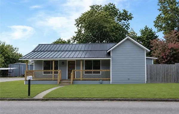 800 N. Fannin Ave., Cameron, TX 76520