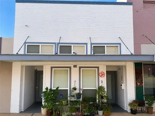 205 W Buck Street, Caldwell, TX 77836