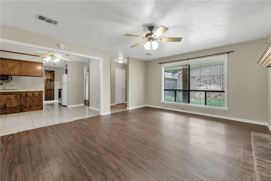 3015 Red Robin Loop, Bryan, TX 77802 - #2
