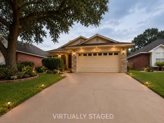 303 Scenic Brook, Brenham, TX 77833