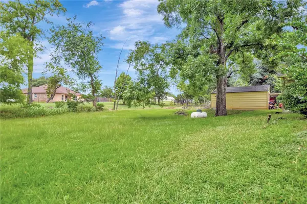 308 Heath Avenue, Madisonville, TX 77864