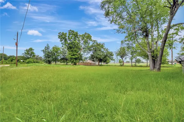 310 Heath Avenue, Madisonville, TX 77864