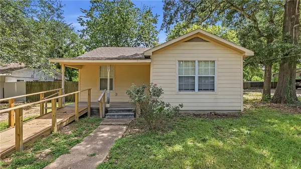 103 N Texas Street, Madisonville, TX 77864