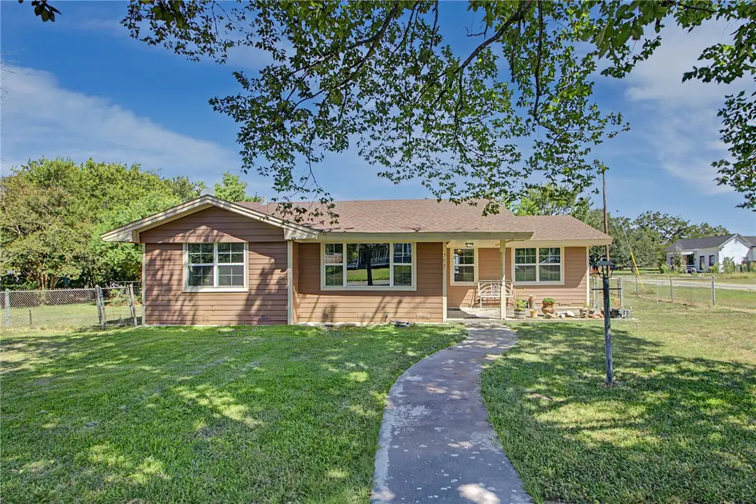 307 E Barton Street, Calvert, TX 77837 - #1
