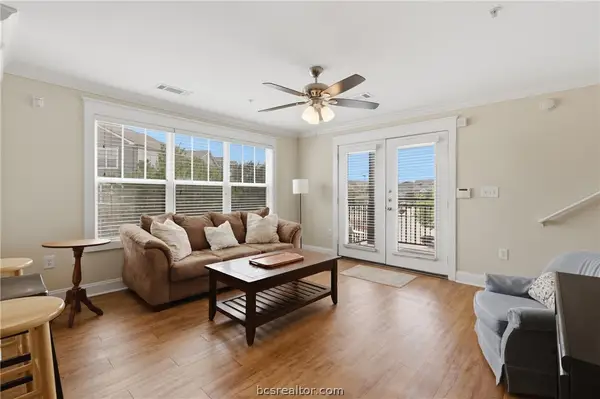 1725 Harvey Mitchell Parkway S #1830, College Station, TX 77840