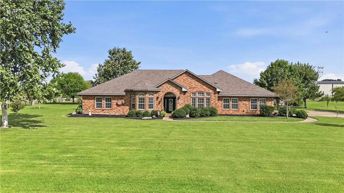135 Apache Drive, Franklin, TX 77856 - #1