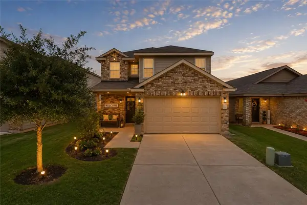 2049 Oakwood Forest Drive, Bryan, TX 77803