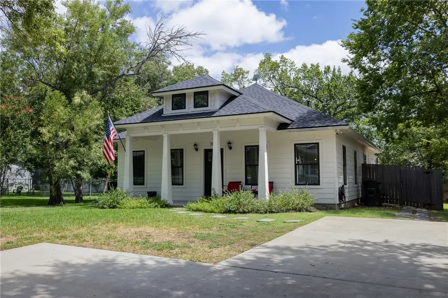 706 Banks Avenue, Bryan, TX 77803 - #2