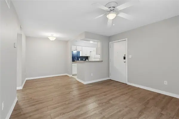 904 University Oaks #123, College Station, TX 77840