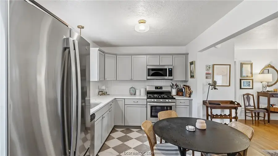907 North Avenue, Bryan, TX 77802 - #3