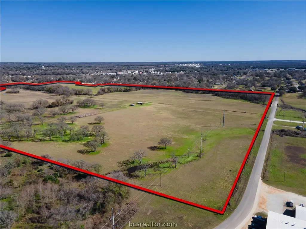 000 Vaughn Lane N, Hearne, TX 77859 - #1