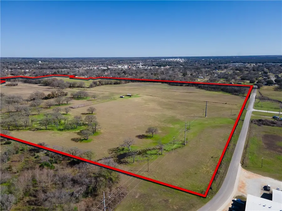 000 Vaughn Lane N, Hearne, TX 77859 - #3