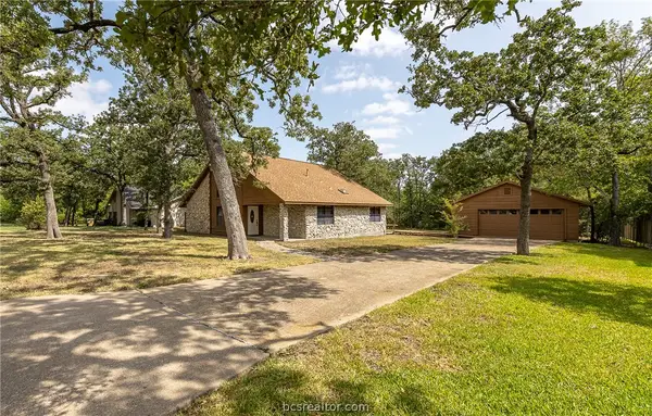 1215 Merry Oaks Drive, College Station, TX 77840