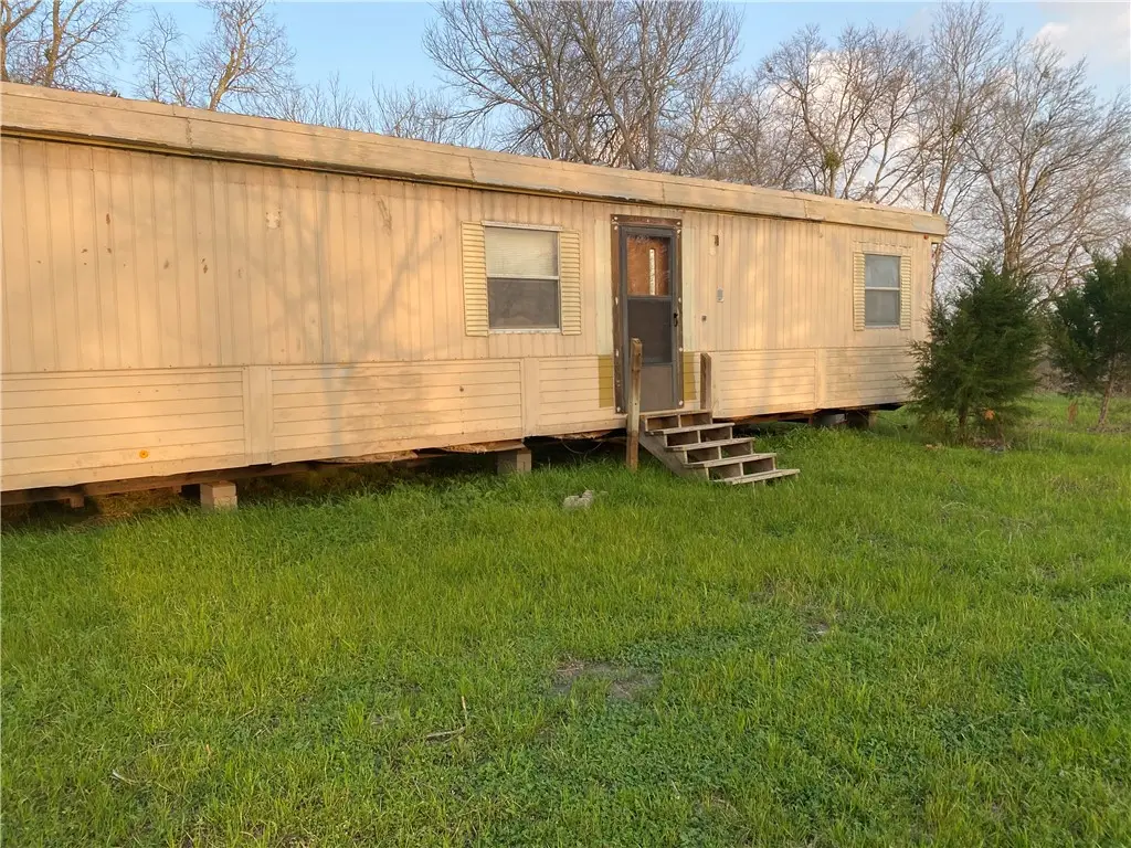 18320 Sweed Rd, Washington, TX 77880 - #1