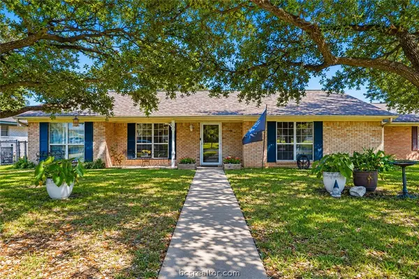 1614 Luza Street, Bryan, TX 77802
