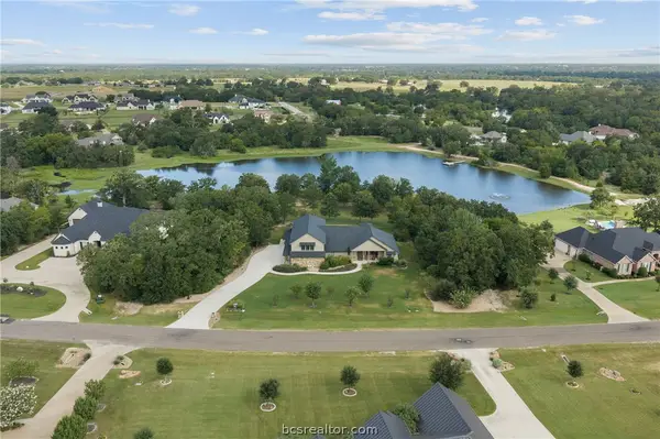10821 Lonesome Dove Trail, Bryan, TX 77808